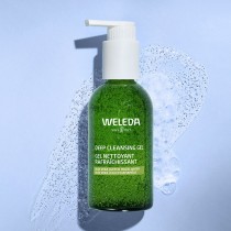 Gel Limpiador Refrescante Eco 150ml Weleda sobre fondo azul