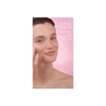 Aplicación crema facial rosa mosqueta