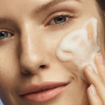 aplicación Espuma limpiadora ecológica Weleda